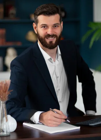 Our Financial Experts The Team  Member Solution. - PG娱乐